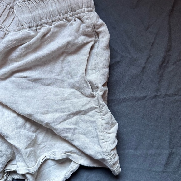 H&M Cream High Waist Shorts Linen Size Medium - Picture 6 of 8